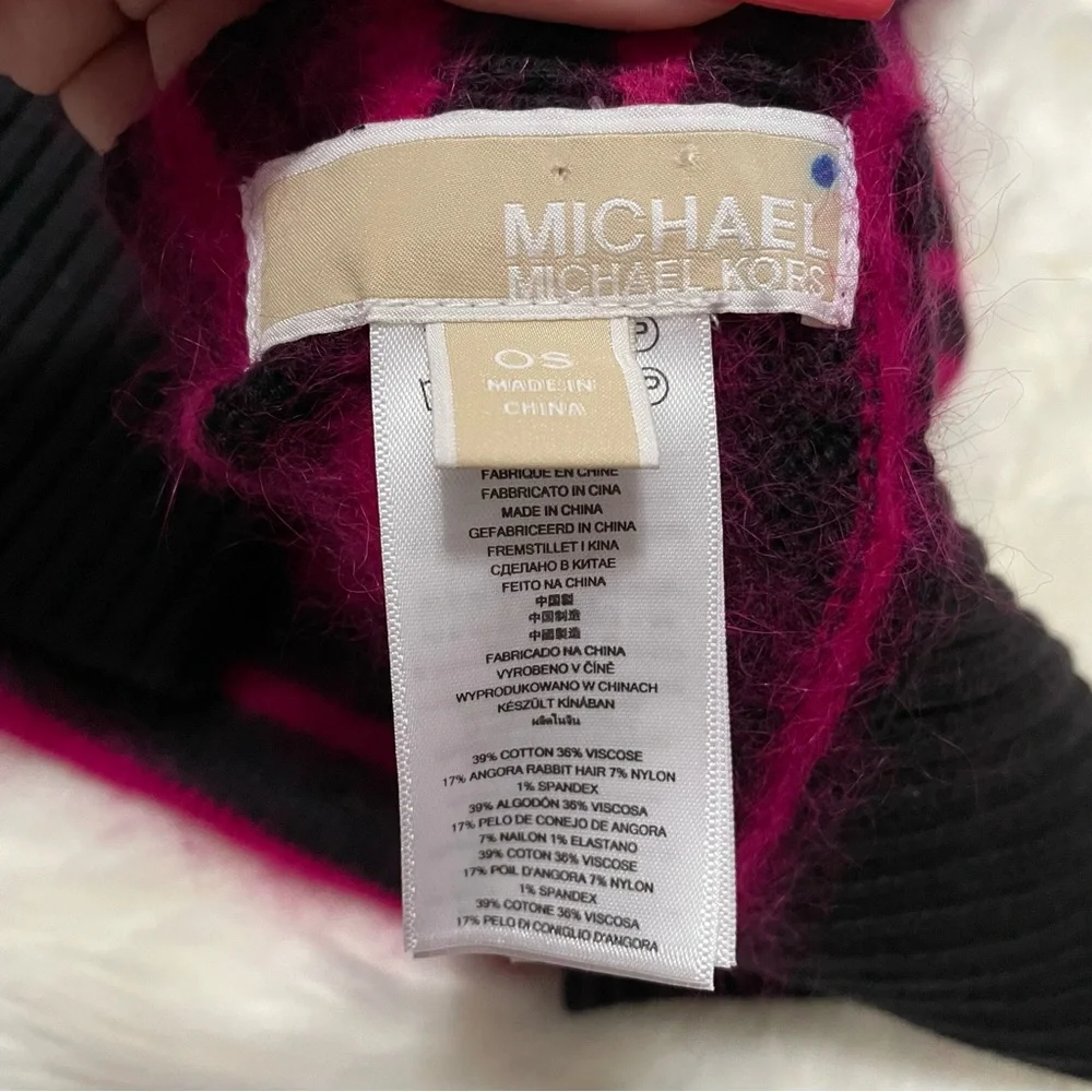 MICHAEL Michael Kors stay cozy
